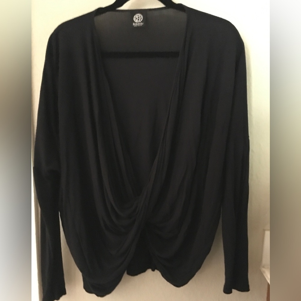 bobeau Black Draped V-Neck Long Sleeve Top